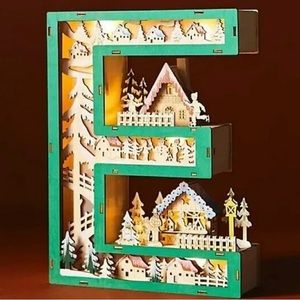 BRAND NEW ANTHROPOLOGIE Monogram Wonderland Light Up Scene (Letter E)